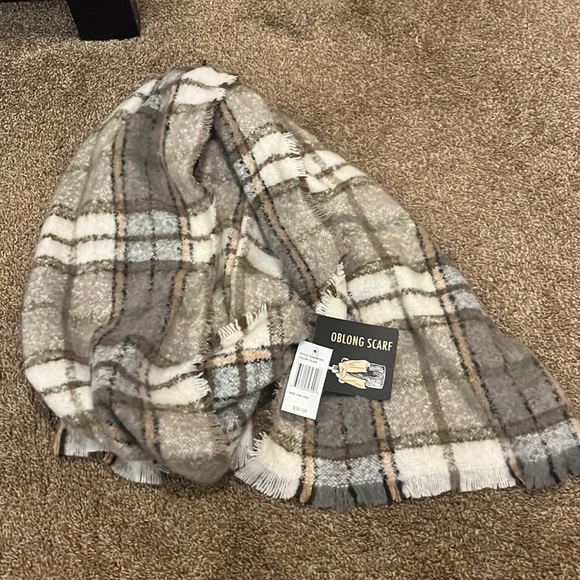 Oblong Scarf - Picture 1 of 4